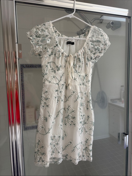 Sundae Muse Dresses & Skirts - Tie-Front Floral Mini Dress - White with Sage Green